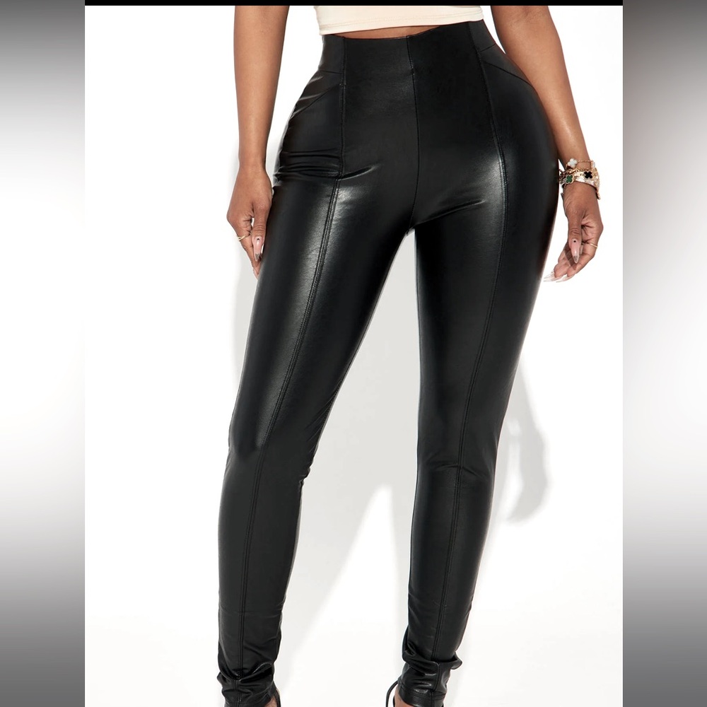 Faux leather leggings (Size S)
